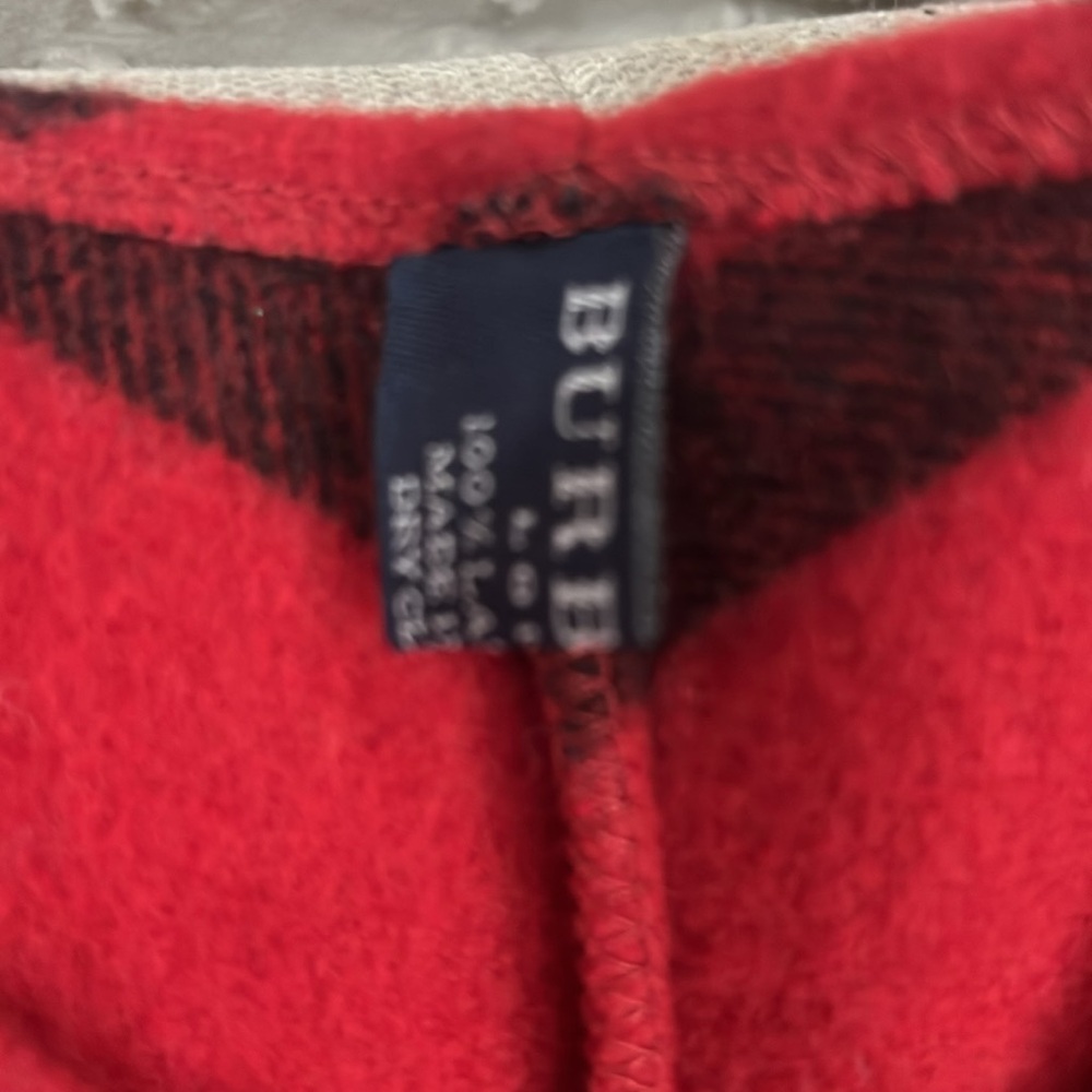 Burberry classic red poncho lambswool with fringe - Picture 3 of 3
